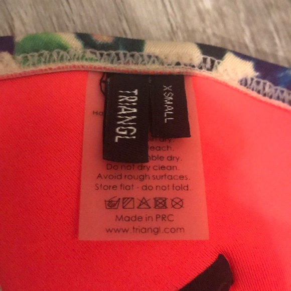 Triangl Bikini - Picture 3 of 4